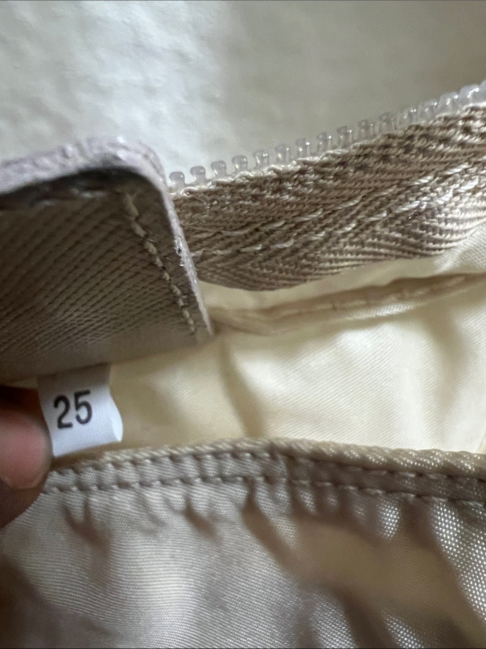 Men Bags Subcategory Identification - Picture 6 of 8